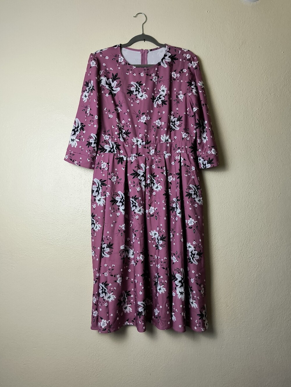 Mauve Floral XL Midi Dress with White & Black Bloom Print With Pockets
